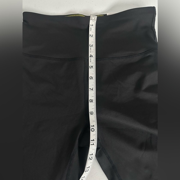 NWT. CALVIN KLEIN PERFORMANCE Shorts Size Small - Picture 7 of 11